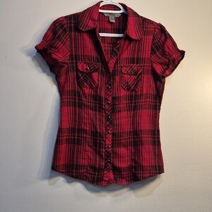 Women’s Red Plaid Short Sleeve Button-Down Shirt - Casual Fit